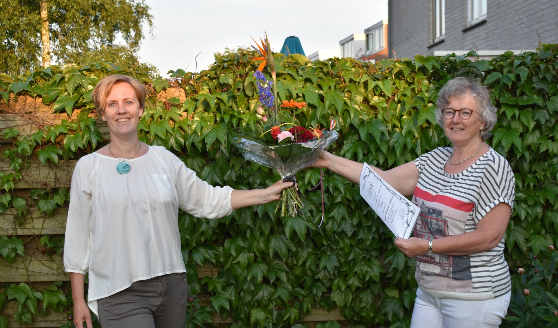 Lenneke Kalisvaart (links) en Hienke v. Langevelde (rechts).