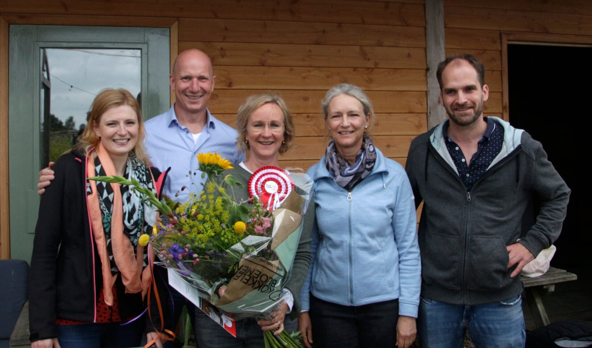 Het huidige bestuur van Platform-Z (vlnr): Jennifer Verbaan-Thoen, Leander Hamel, Ciska Tijssen-van Dam, Olaf van Dijk met in hun midden Matthja Sterk.