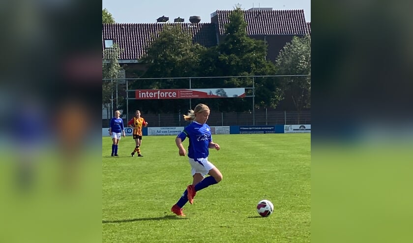 Julia Vergeer in actie voor RVC' 33