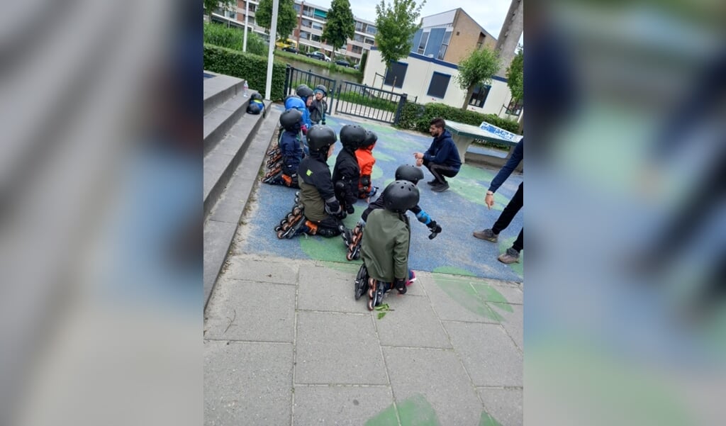 Uitleg over skaten. Beeld: Sport en Welzijn Bodegraven-Reeuwijk