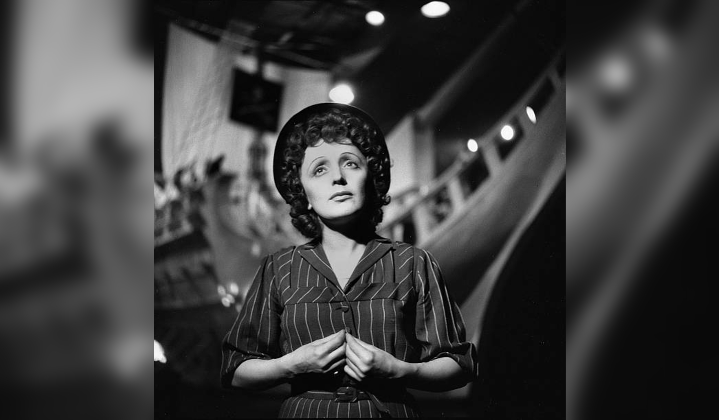 FRANCE - 1950:  Edith Piaf (1915-1963), French singer.  (Photo by Gaston Paris/Roger Viollet via Getty Images)
