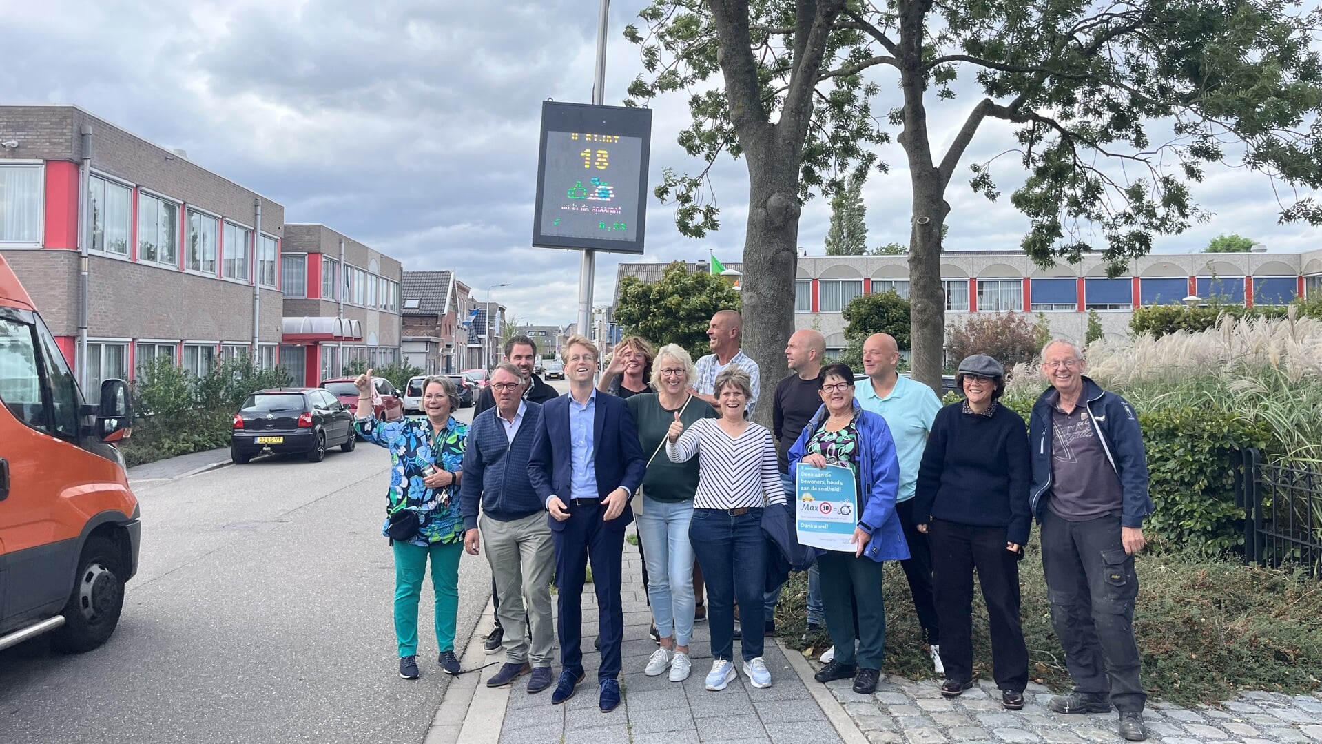 Start van het project met vertegenwoordigers van de gemeente Alphen aan den Rijn, Belangenvereniging Zwammerdam en bewoners van de Molenstraat en Akerboomseweg.