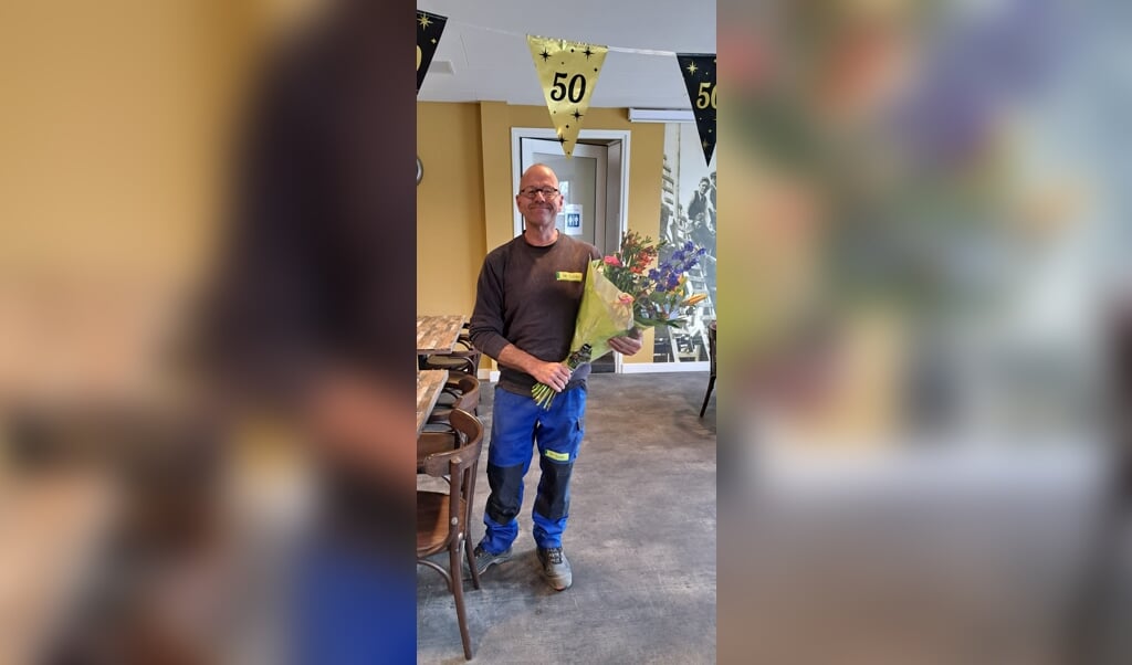 Piet Schonewille in het zonnetje gezet. Beeld: Boer Nieuwerbrug