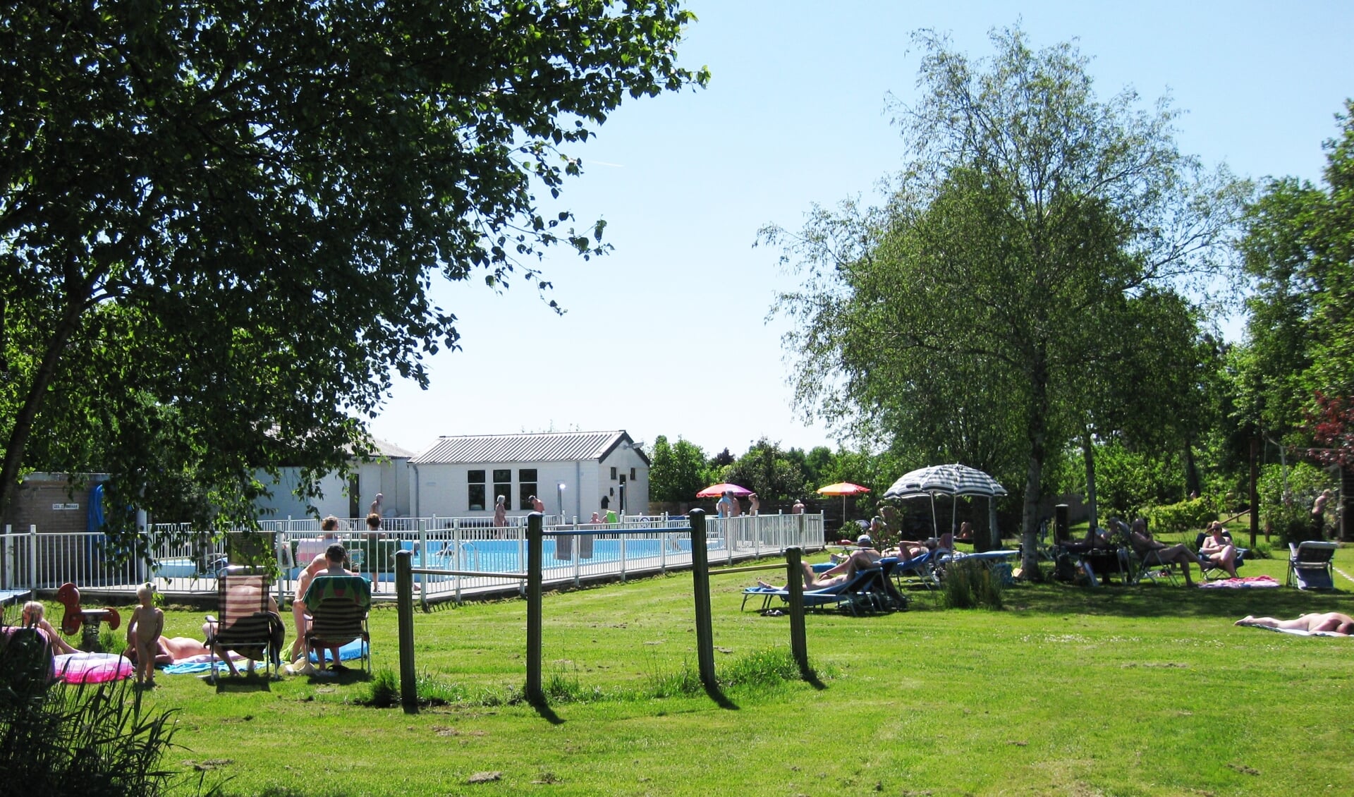 Heerlijk genieten in je blootje. Beeld: Bessenhof