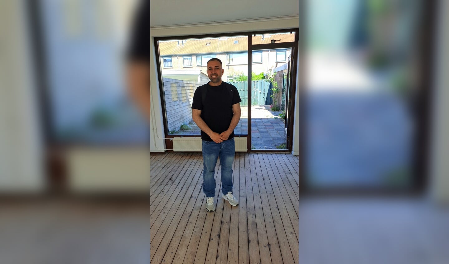 Faisal in zijn woning. Beeld: Vluchtelingenwerk Bodegraven-Reeuwijk