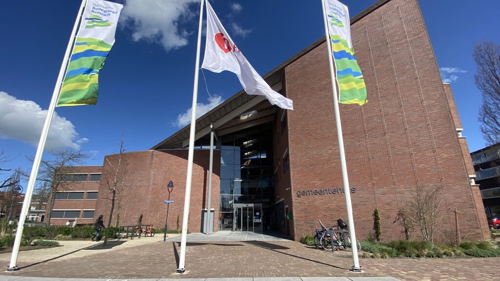 De lokale lasten in de concept-begroting van het college van B en W vallen hoger uit dan verwacht.