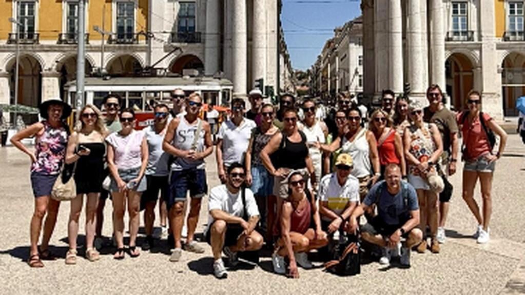 Voor het 20-jarig jubileum ging het team van Finance Plus naar Lissabon.