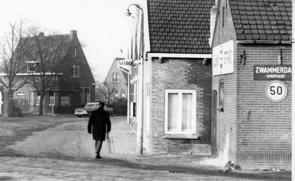 Oud Bodegraven voor het spoor in de bocht bij het slachthuis was geheel Zwammerdams gebied.