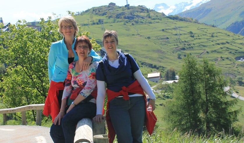 De zussen zijn vastbesloten drie keer naar boven te wandelen. (Foto: privéarchief)