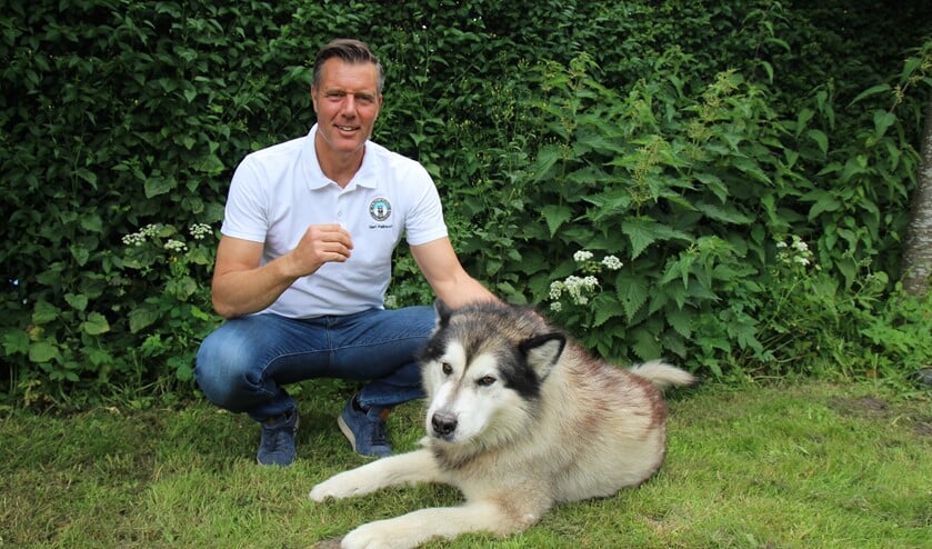 Gert met zijn trouwe ‘medeloper’, zijn hond Storm.