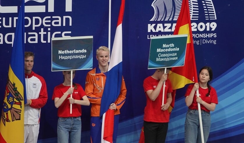Thomas Jansen met de Nederlandse vlag.