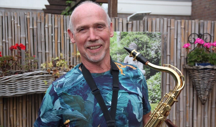 Voor zijn vijftigste verjaardag kreeg Bert van den Bulk een prachtig tenorsaxofoon.