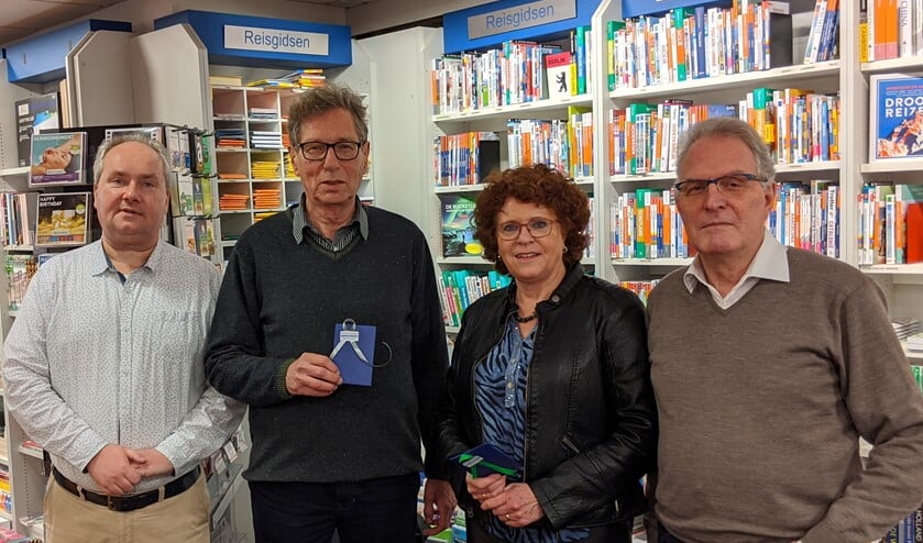 v.l.n.r. Joost Smits, winnaars Tom van der Hoeven en Trudi van den Berg, Eric Kampinga. (Foto: PR)