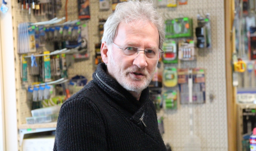 Kees Marée is al veertig jaar actief met de winkel Marée IJzerwaren & Gereedschappen aan de Noordeindseweg in Berkel.