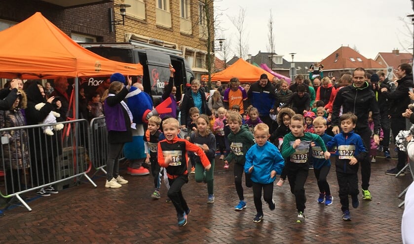 Fanatieke deelnemertjes gaan van start.