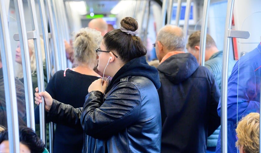 Het college van B&W wil gratis openbaar vervoer mogelijk maken voor ouderen met een krappe portemonnee.