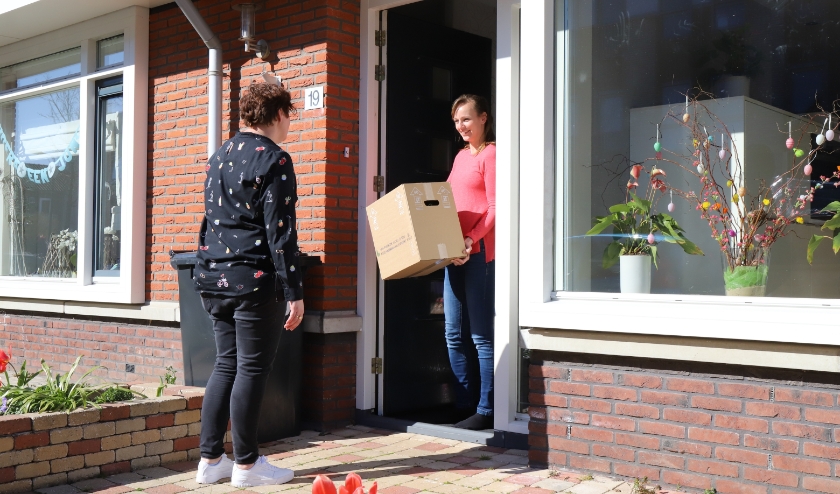 Duizenden Bunnikplanten werden uitgedeeld in de dorpskernen van Lansingerland.