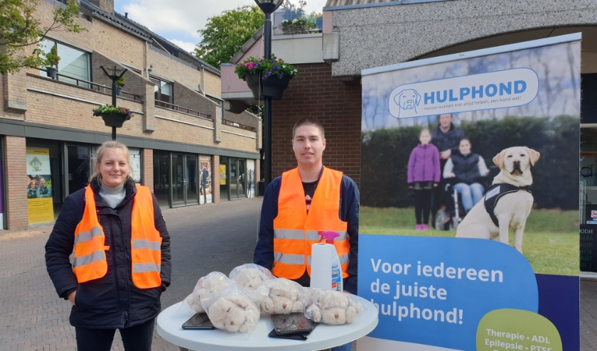 Nadia Raadsheer en Vince de Brabander van KNGF vragen aandacht voor hun organisatie. (Foto: Astrid Nielsen)