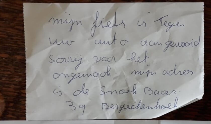 <p>Het bewuste excuusbriefje.</p>