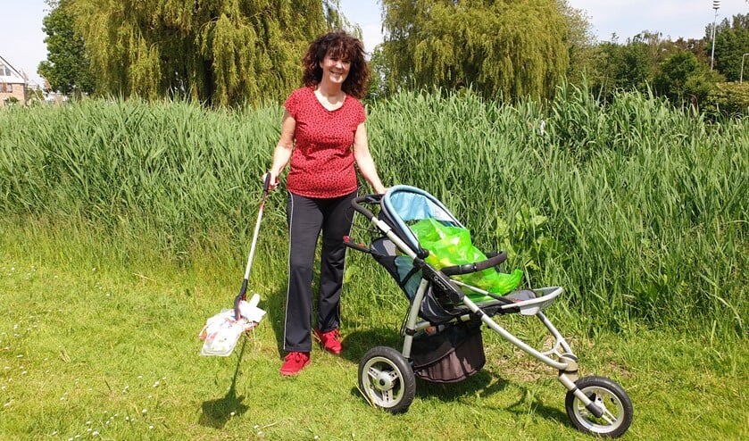 <p>De Berkelse Dorothea snapt niet waarom haar dorpsgenoten afval op de grond gooien, maar laat haar humeur er niet door verpesten.</p>