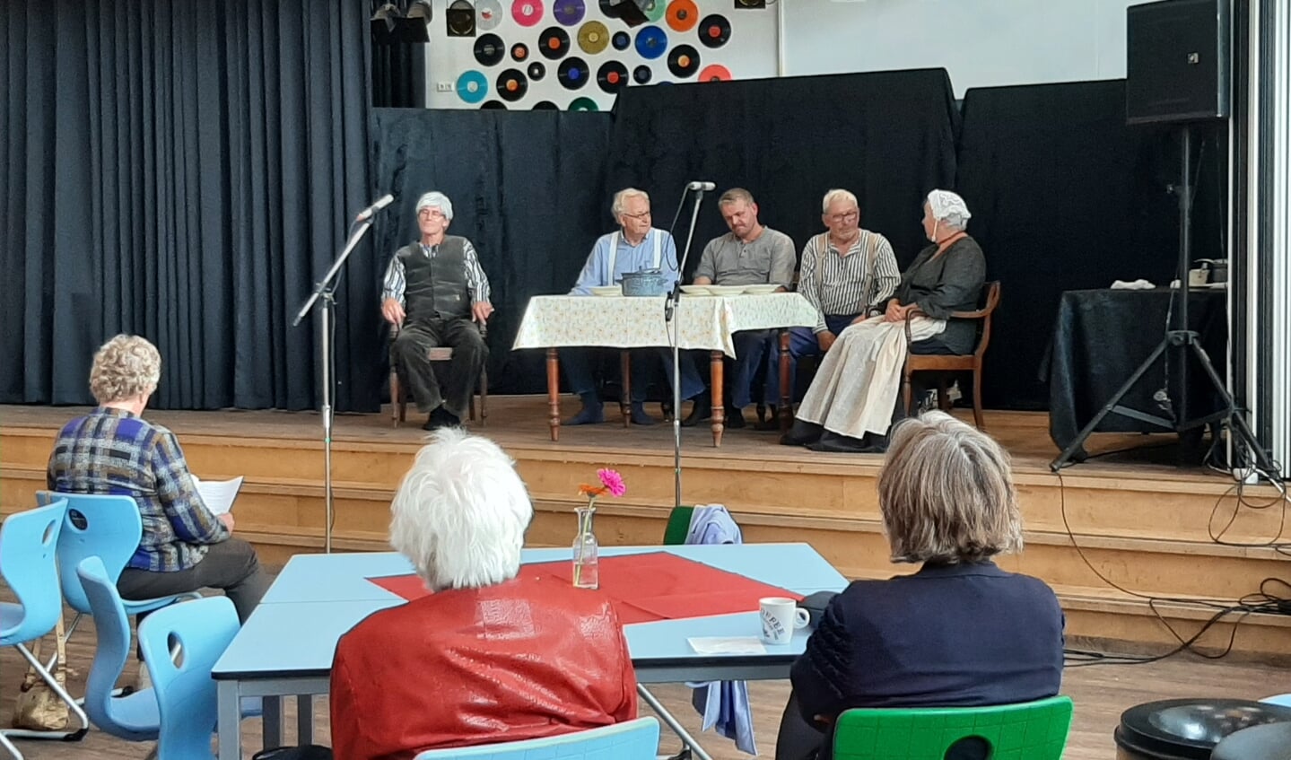 Opvoering van 'De Sonde Van Haitze Holwerda' tijdens de boekpresentatie. v.l.n.r. Alfred Miedema, Foppe de Lang, Thomas Keizer, Tjerk Bosje en Baukje van der Meer