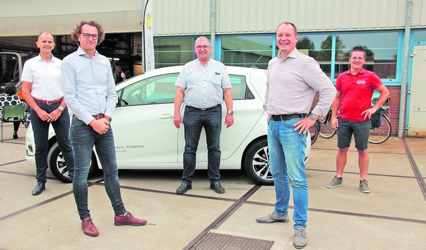 Het bestuur van de OVL van links naar rechts Dirk de Vries, Gerwin van der Vaart, Arie Belo, Eric Jan Hagoort en Jeroen Scherpenzeel