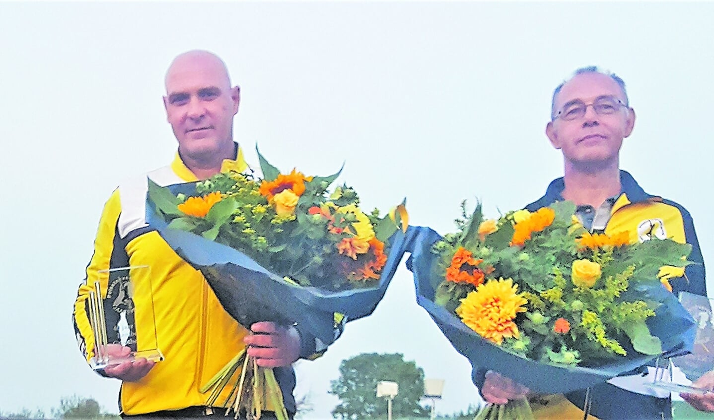 Leo Roskam, Lambert Groothedde en Wim Roskam werden in de bloemen gezet vanwege hun jarenlange inzet voor de vereniging in het bijzonder en het polsstokspringen in het algemeen. 