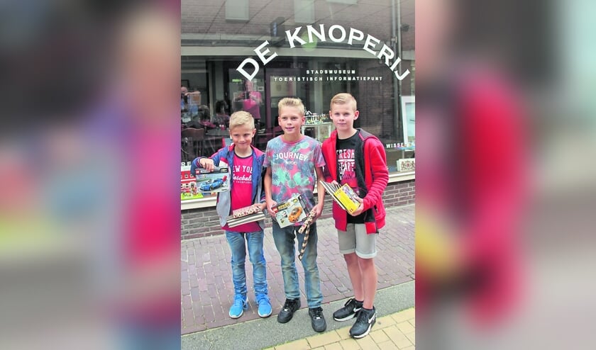 <p>Van links vaar rechts de winnaars: Lennart Hassink, Julian van der Wind en Robin Visser.</p>