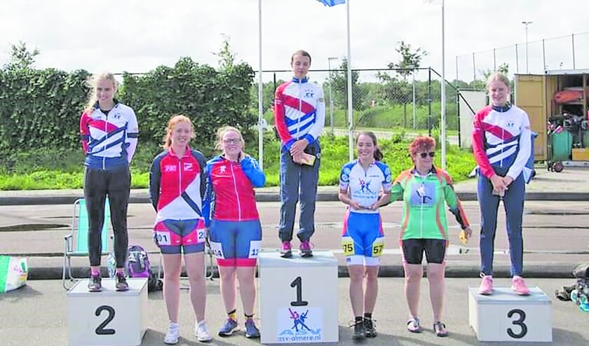 <p>Huldiging dames senioren en junioren.</p>