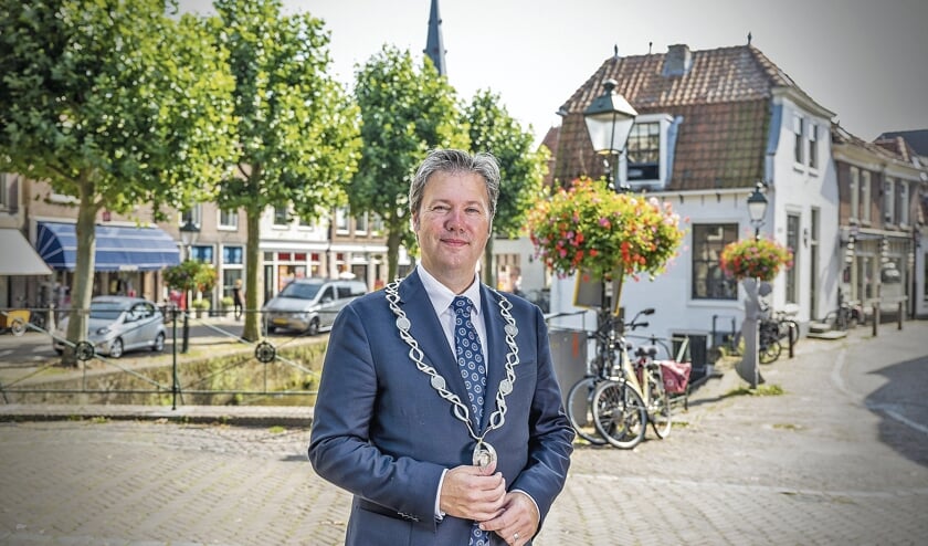 <p>Burgemeester Danny de Vries</p>  