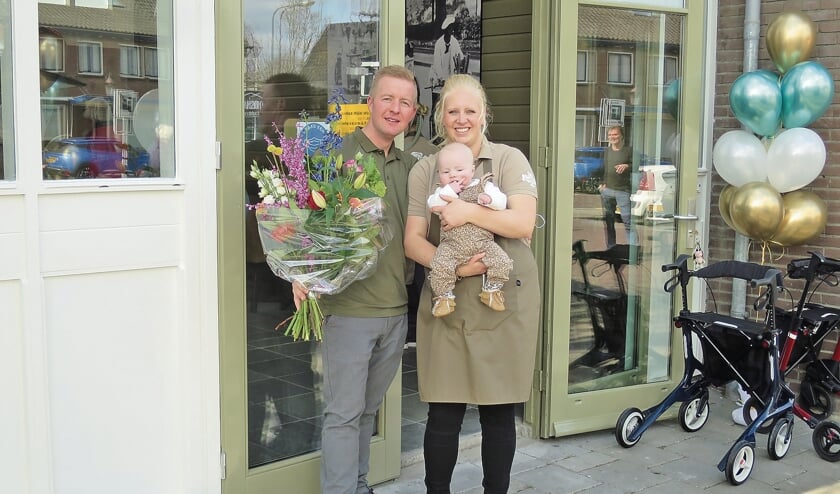 <p pstyle="BODY">Marjolein en Matthew voor hun net geopende Fraciolato.</p>