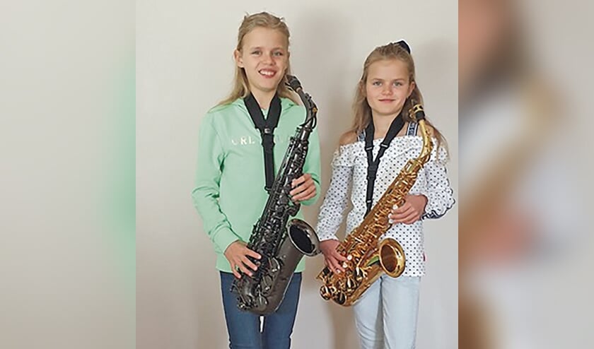 <p pstyle="BODY">Danique (11) en Estelle (9) Scheffers</p>