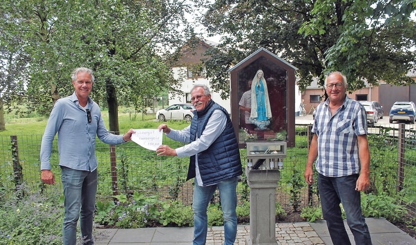 <p pstyle="BODY">Van links naar rechts: Sjaak Six, Tom Bode en Kees van Achthoven.</p>