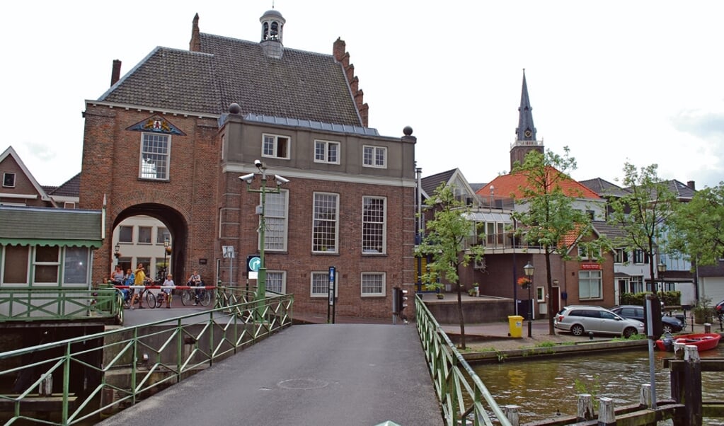 In Montfoort kunt u genieten van de aanblik van de IJsselpoort, die deel uitmaakt van het Oude Stadhuis. 