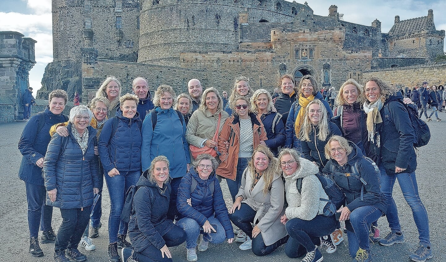 Het team van Basisschool St. Jozefschool voor Edinburgh Castle.