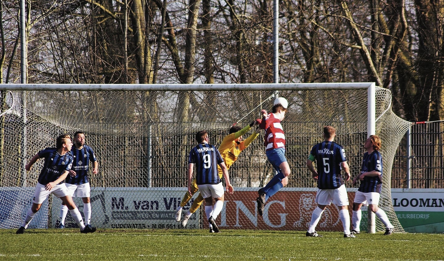 Bram Noordman kopt FC Oudewater naar 2-0.