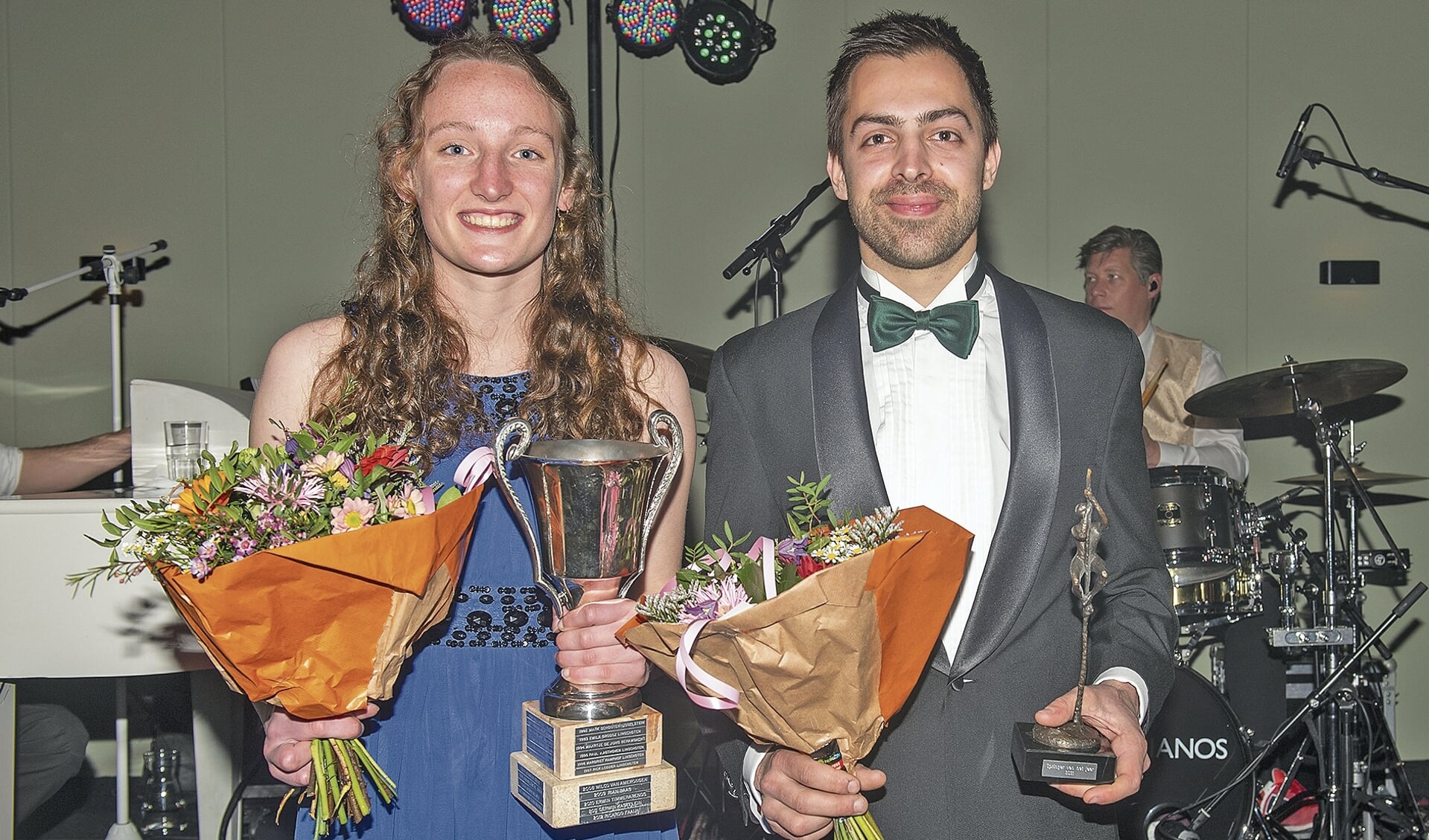 En de winnaars zijn ... Wouter van Midden en Suzanne Mulder.