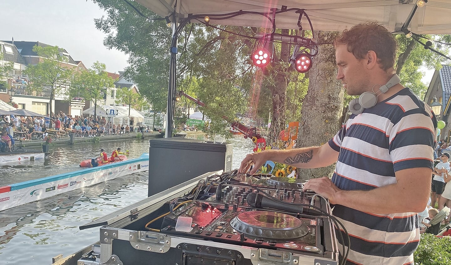 DJ Kicksome uit Woerden trad zaterdag op.