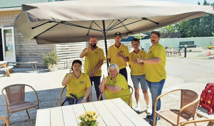 Het feestcomité van De Wispel bestaande uit Jet Muller, Edith den Hartog,Sjaan vd Brink, Sabine Muller, Henri Ockeloen en Roy Molenbeek.