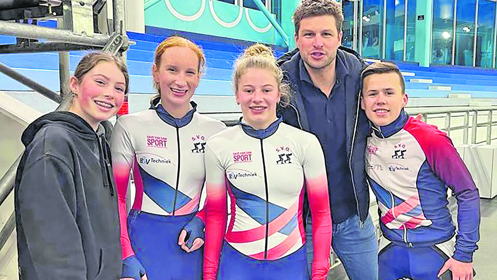 V.l.n.r.: Salomé de Bruijn, Isa van den Berg, Daphne van Kooten, Sven Kramer en Timo van Dommelen.