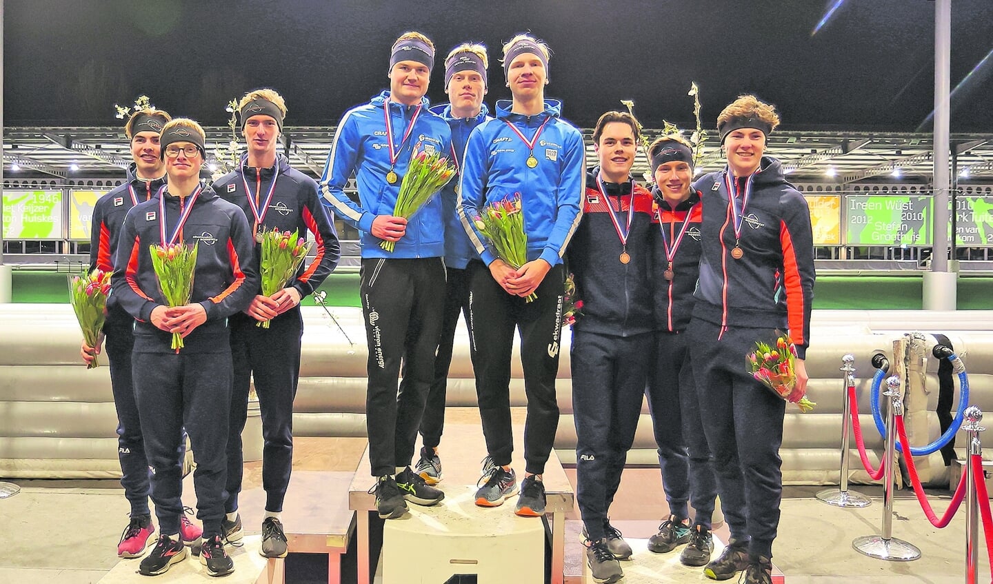 Huldiging teamsprint. Joep Stubbe tweede van links.