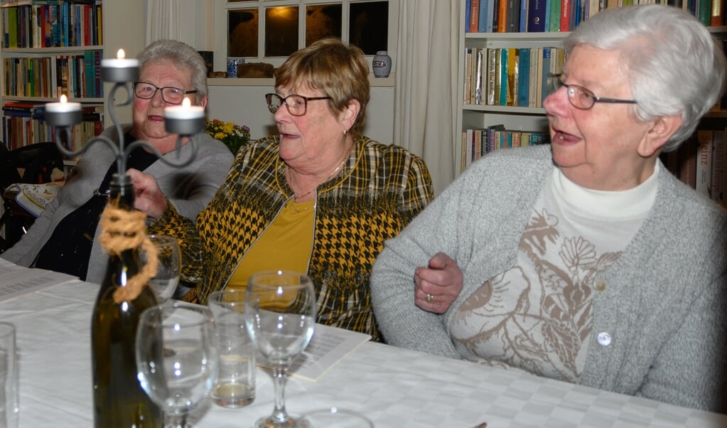 De mensen genoten ook van de heerlijke meezingers.