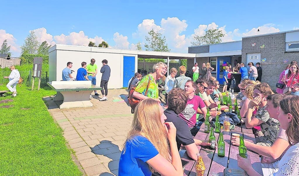Het was tot laat in de middag gezellig bij de reünie van het Hekendorpse basisonderwijs.