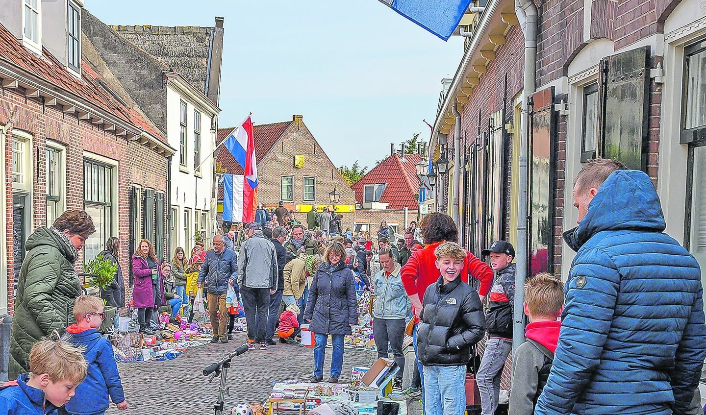 Vrijmarkt in de Dorpstraat.