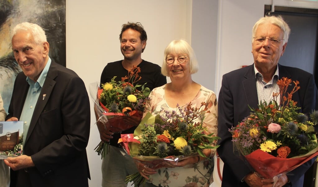 Burgemeester Petra van Hartskamp, Hans Elzas, Adje Spruit, Joke de Wissel en Kees Bazuine.