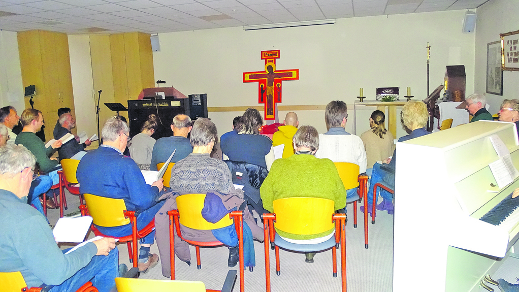 De Taizé viering werd zeer goed bezocht en gewaardeerd.