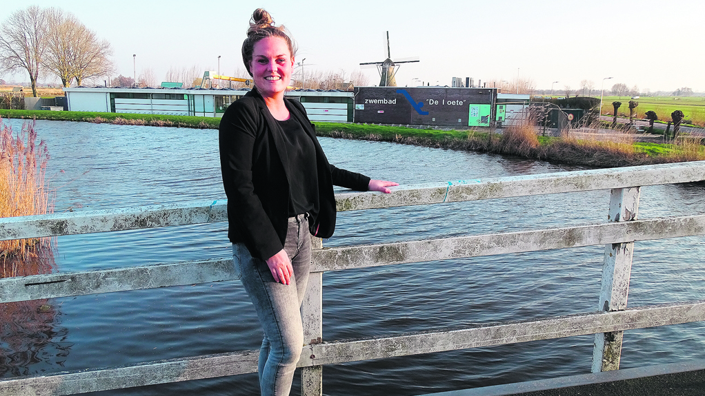 Demi heeft veel zin in haar nieuwe functie als manager van de openlucht zwembaden in Haastrecht en Stolwijk.
