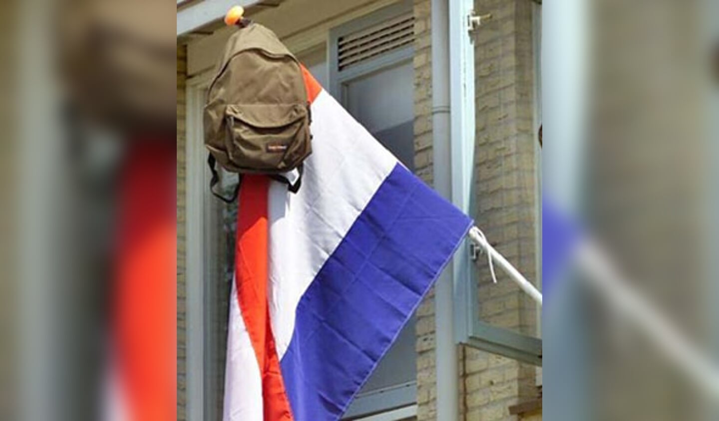 De Vlag Met De Tas Kan Uit - Nieuws Uit Urk