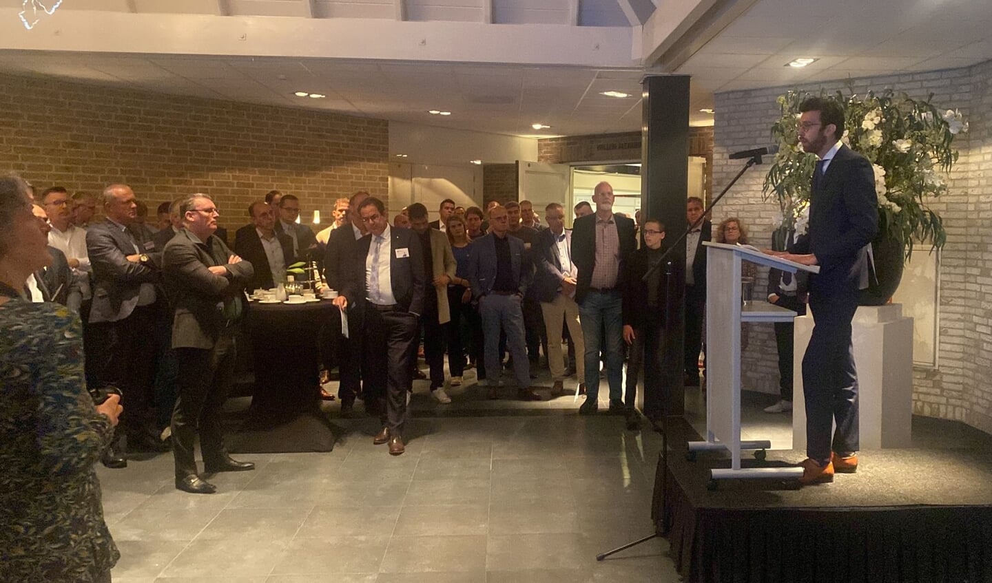 De officiële opening vond vrijdagmorgen plaats, door onder andere wethouder Nathanaël Middelkoop (foto) en Klaas Jelle Koffeman (voorzitter Stichting Visserijdagen Urk).