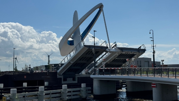 Storingen Michiel de Ruyterbrug lijken opgelost én kosten de gemeente Urk geen extra geld